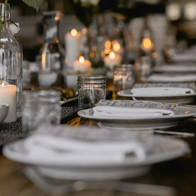 Cena de boda en patio de hacienda histórica