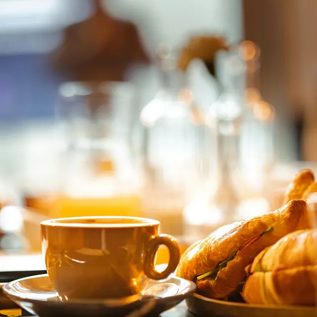 Coffee break con café de especialidad y repostería